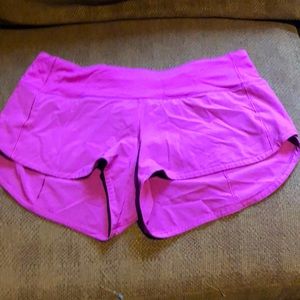 Lululemon Speed Up Short Dark Pink size 6. 2.5 low rise